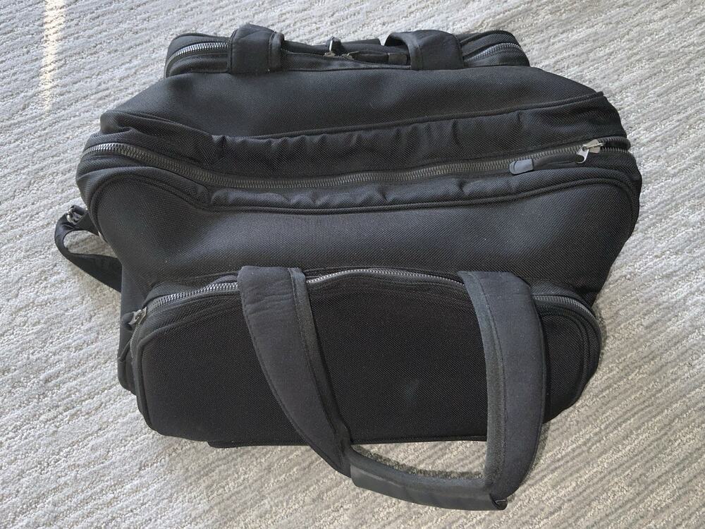 Banana Republica Black Duffle Bag Nylon Excellent Used